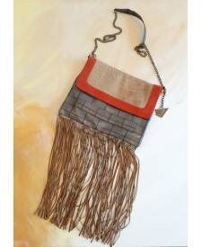 Sobre de cuero Olivia con flecos 